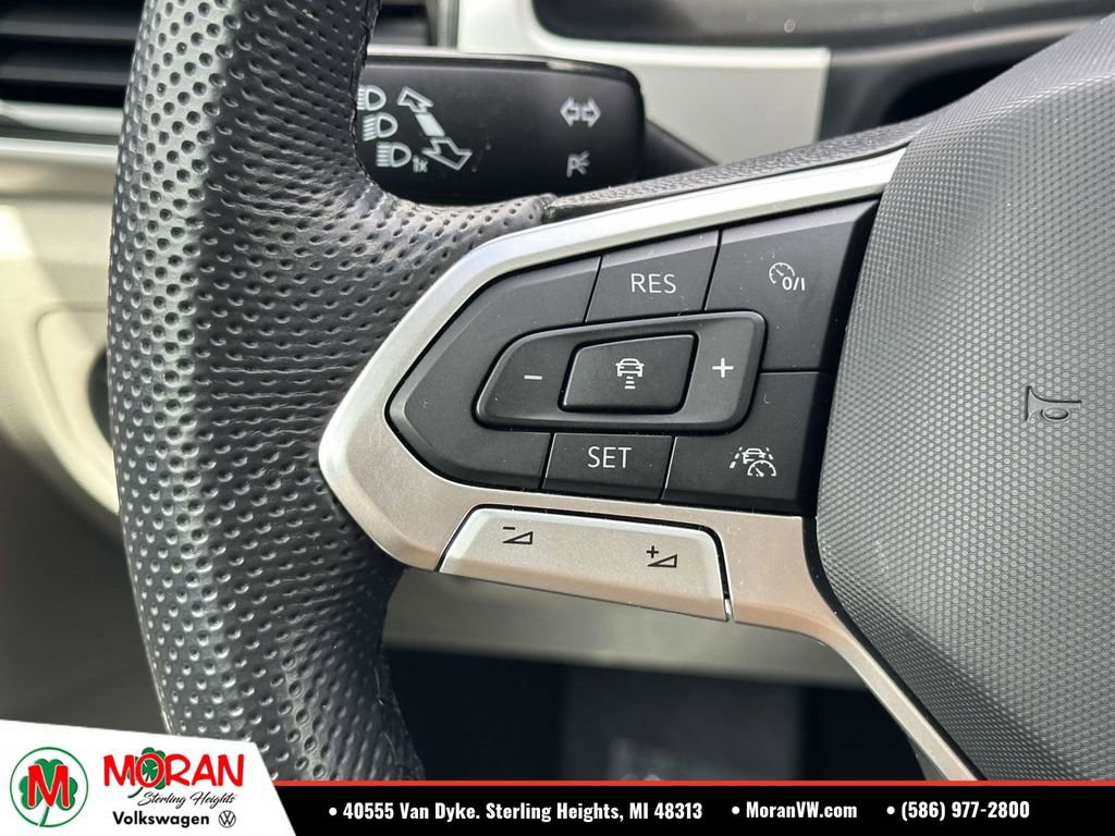 Used 2023 Volkswagen Atlas SEL R-Line AWD/4WD image 26