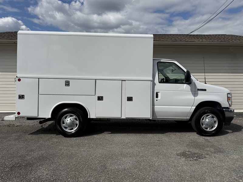 Used 2023 Ford E-350 and Econoline 350 Super Duty w/ Power Windows & Locks Group RWD image 1