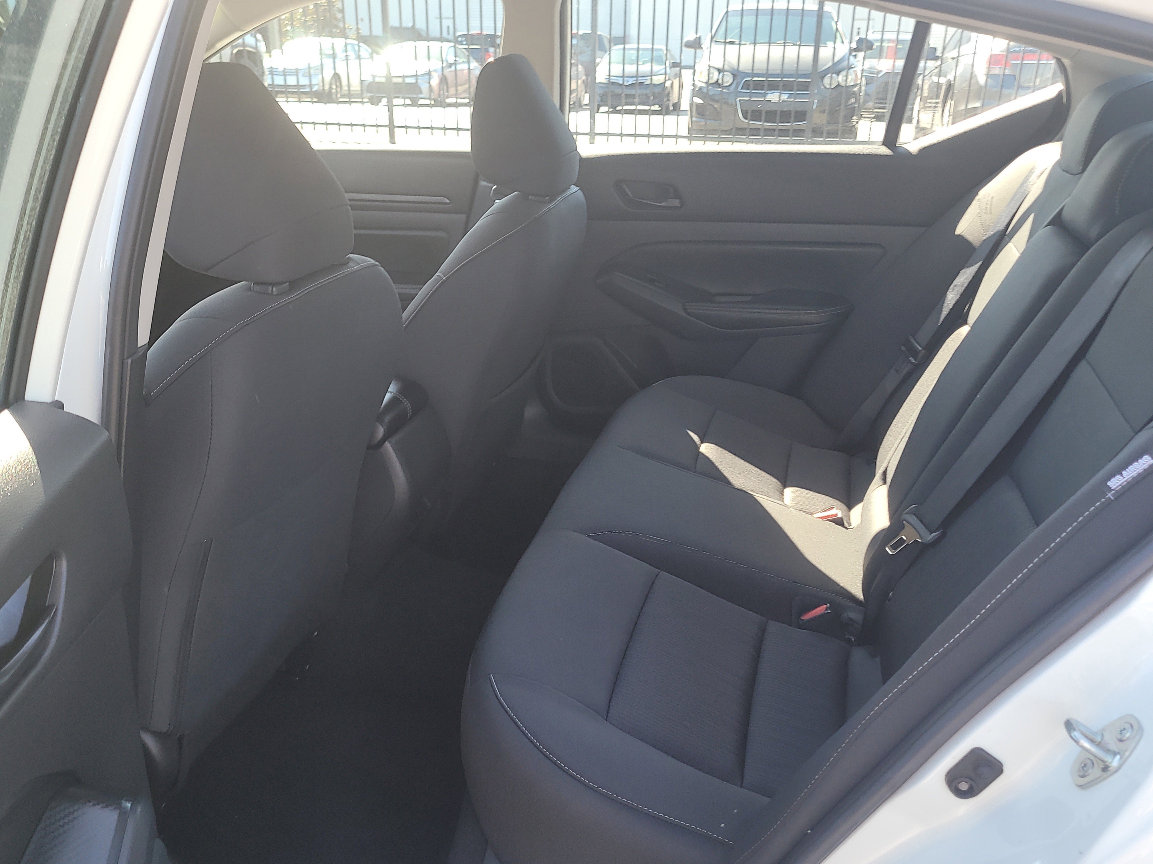 Used 2025 Nissan Altima 2.5 SV image 13