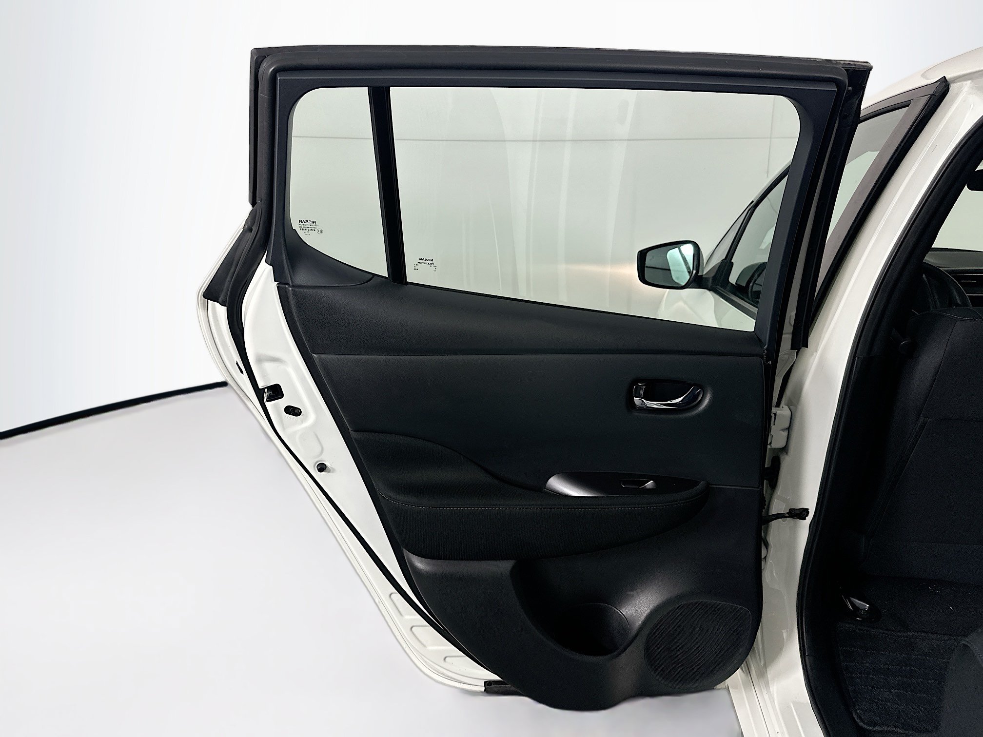 Used 2025 Nissan Leaf S FWD image 25