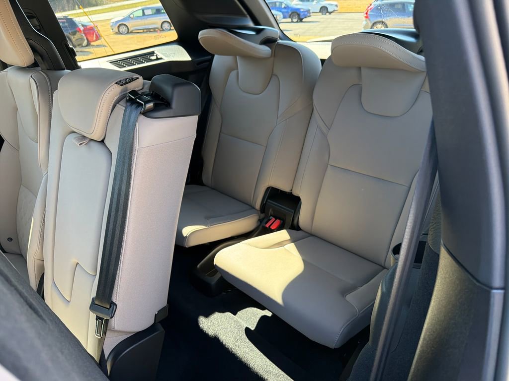 Used 2026 Volvo XC90 B6 Plus w/ Protection Package Premier image 35