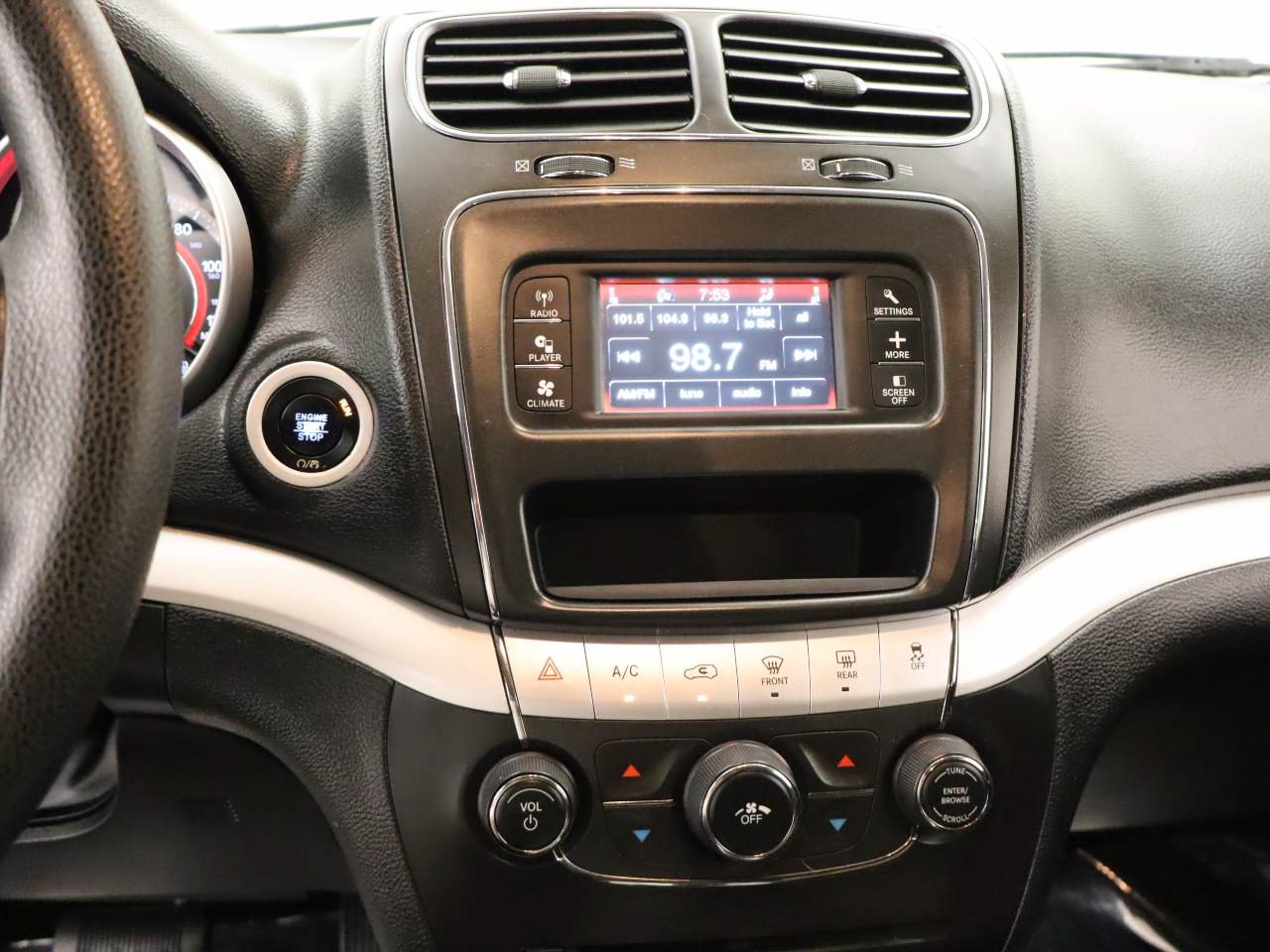 Used 2018 Dodge Journey SXT FWD image 10