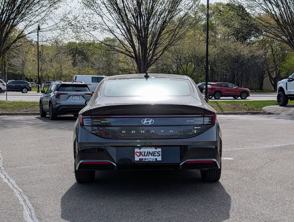 Used 2025 Hyundai Sonata SEL FWD image 7