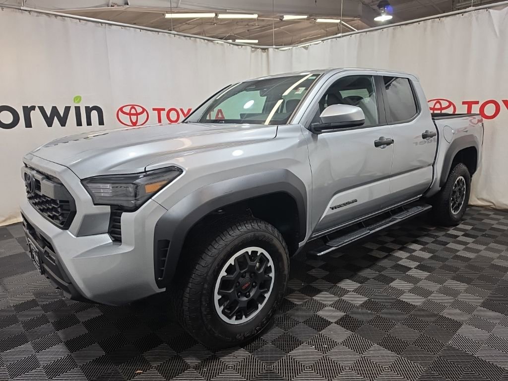 Used 2024 Toyota Tacoma TRD Off-Road image 3