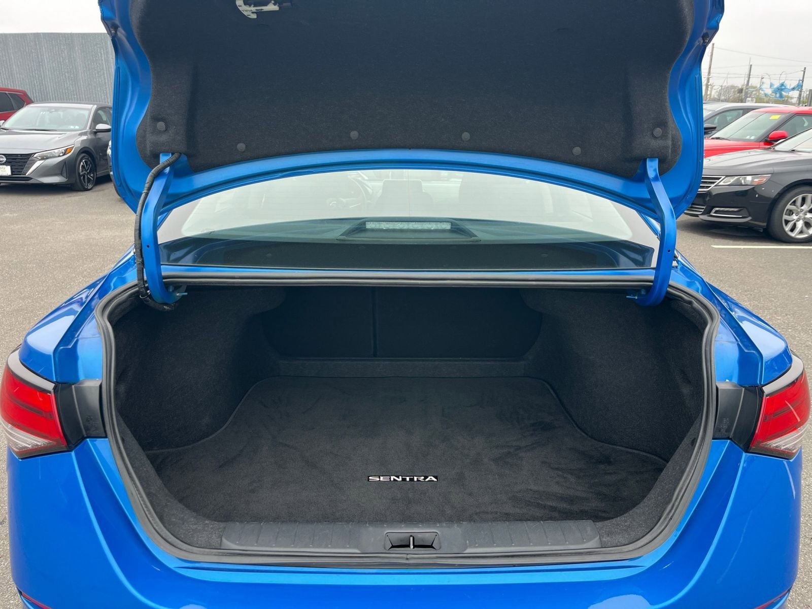 Used 2025 Nissan Sentra SV FWD image 30