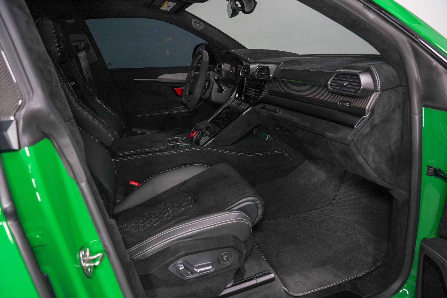 Used 2023 Lamborghini Urus Performante image 2