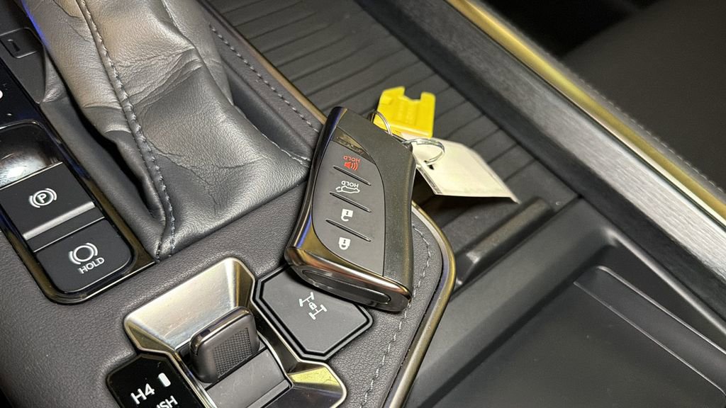 Certified 2024 Lexus GX 550 w/ Accessory Package (Z1) image 40