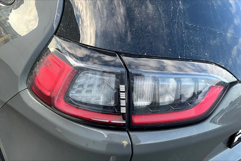 Used 2021 Jeep Cherokee Limited AWD/4WD image 19
