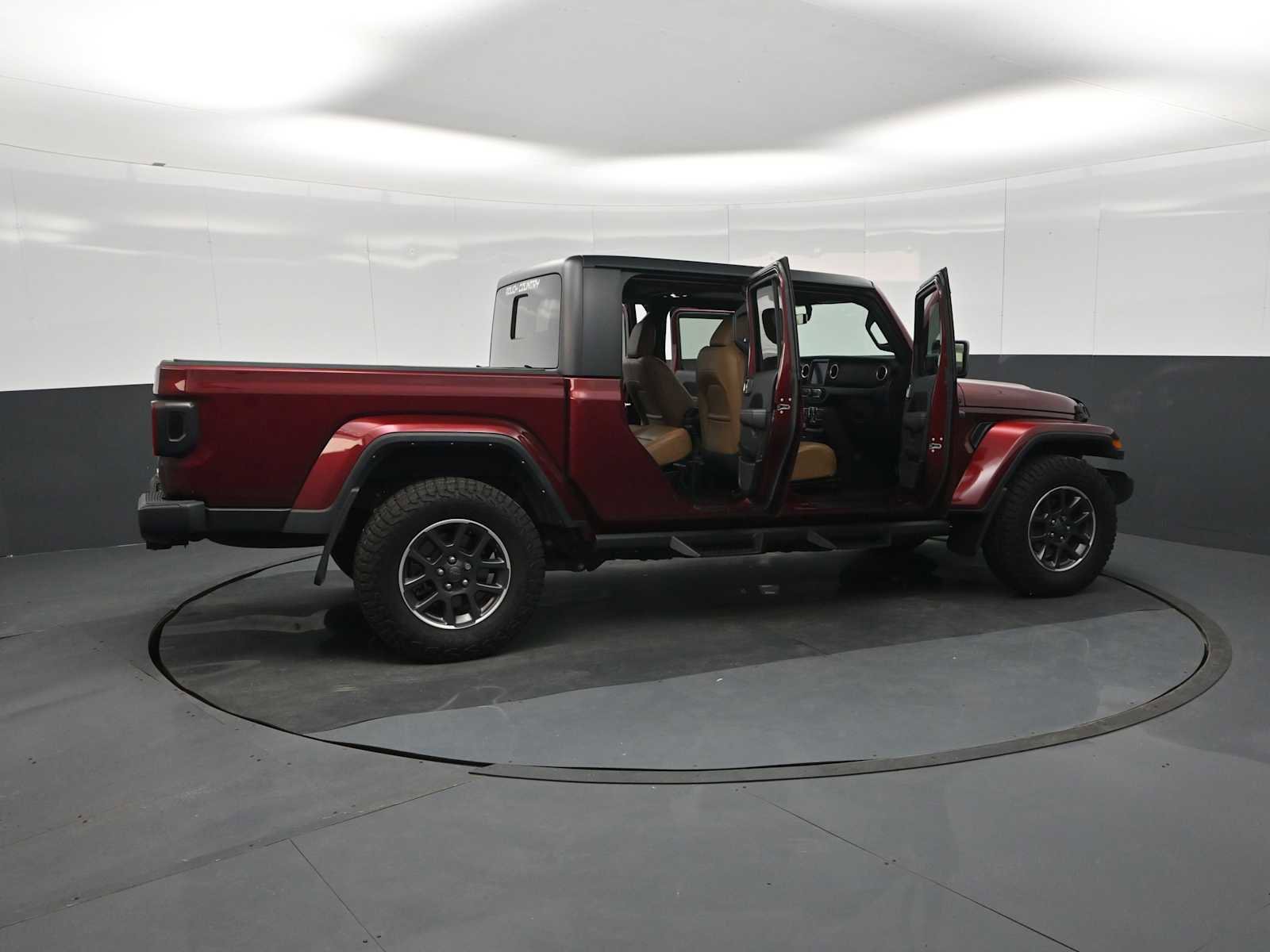Used 2021 Jeep Gladiator Overland w/ Popular Equipment Package AWD/4WD image 28