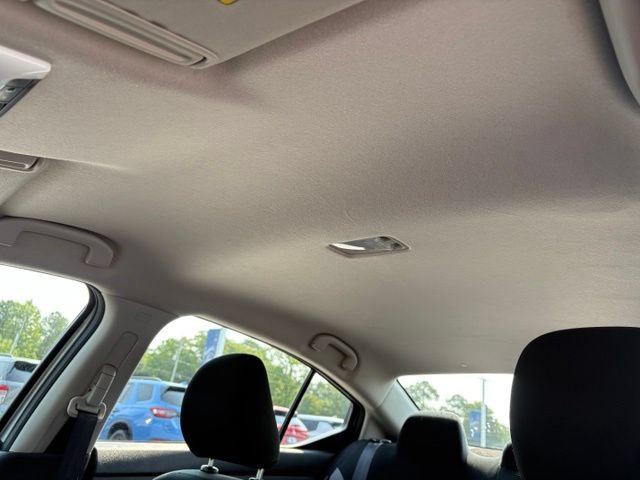 Used 2025 Nissan Versa S FWD image 20