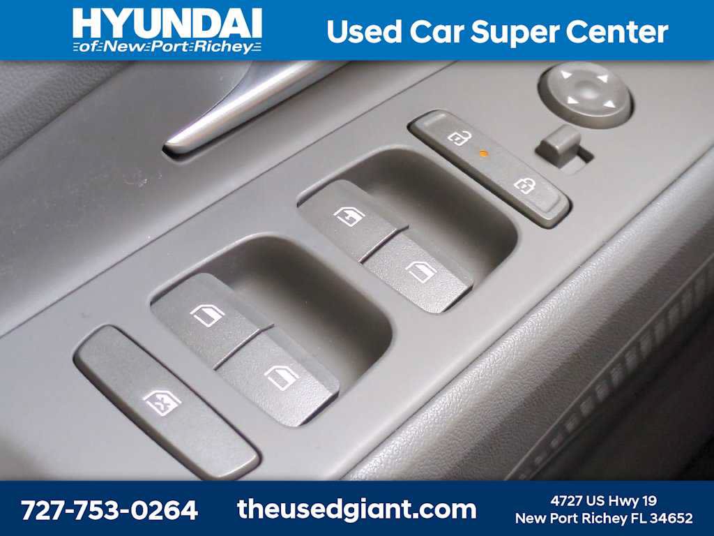 Certified 2025 Hyundai Elantra SE FWD image 23