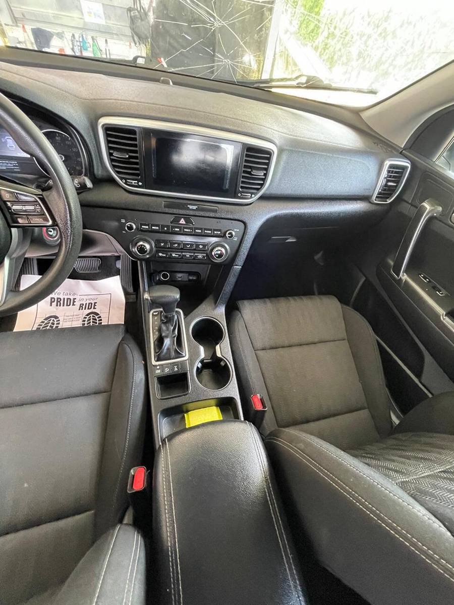Used 2020 Kia Sportage LX AWD/4WD image 10