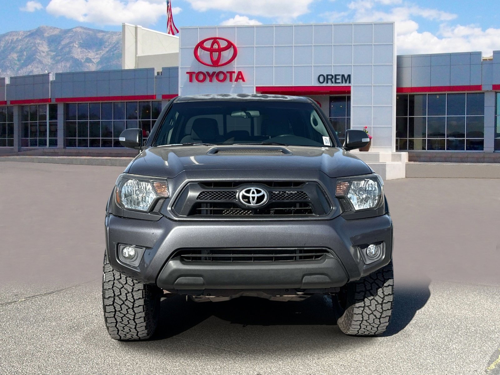 Used 2015 Toyota Tacoma 4x4 Double Cab w/ TRD Sport Package image 2