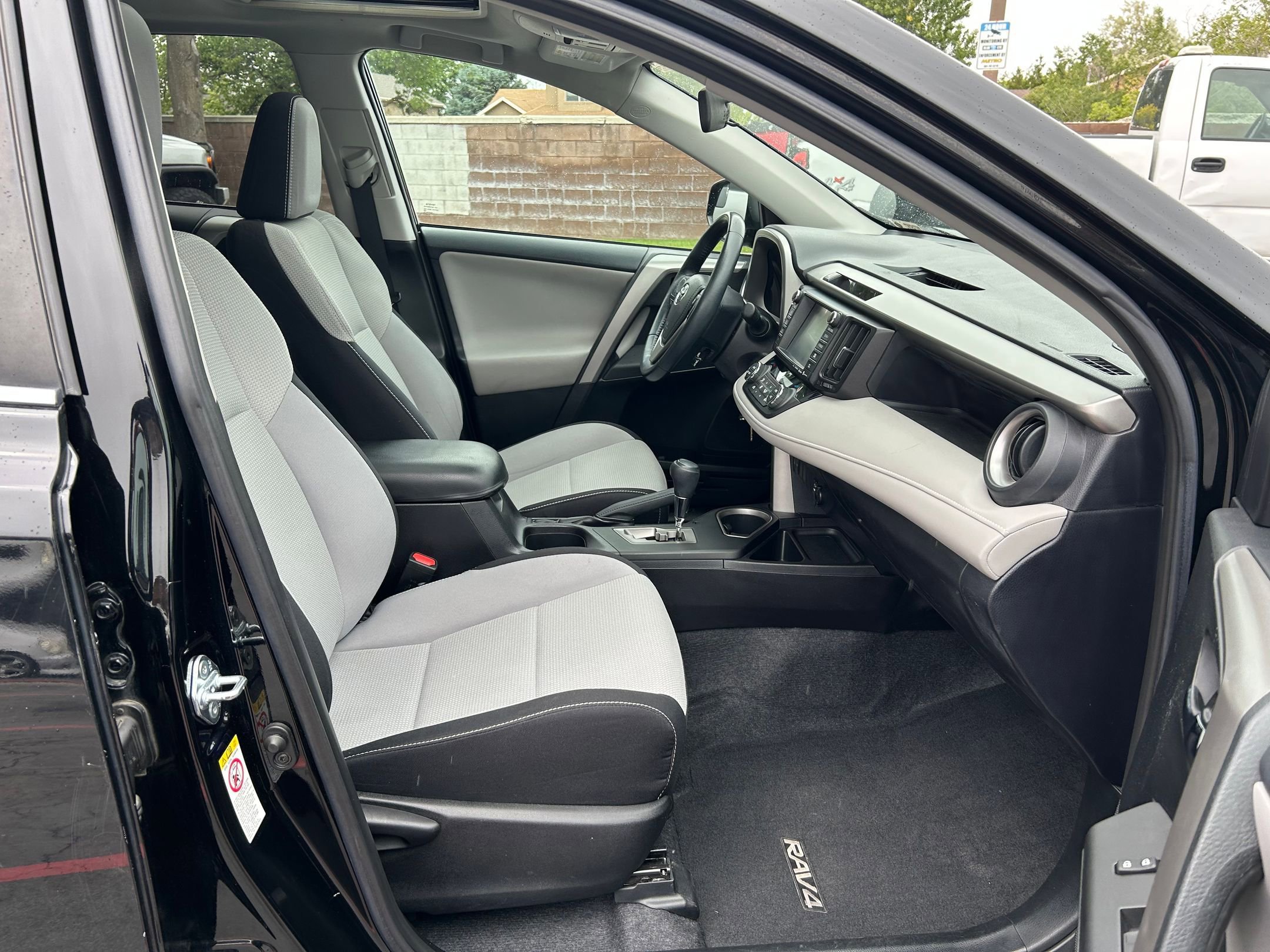 Used 2016 Toyota RAV4 XLE AWD/4WD image 30