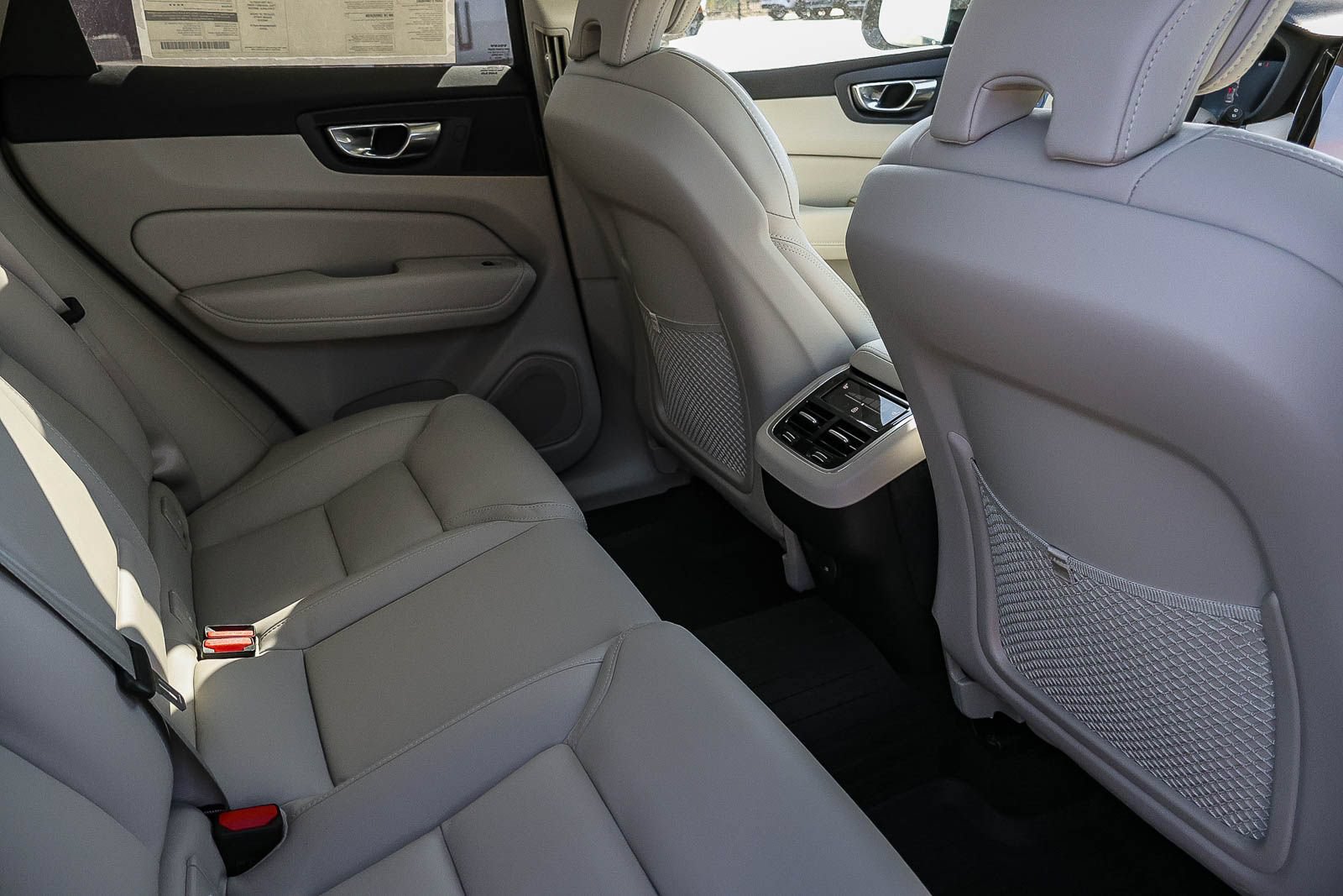 New 2026 Volvo XC60 B5 Ultra AWD/4WD image 18