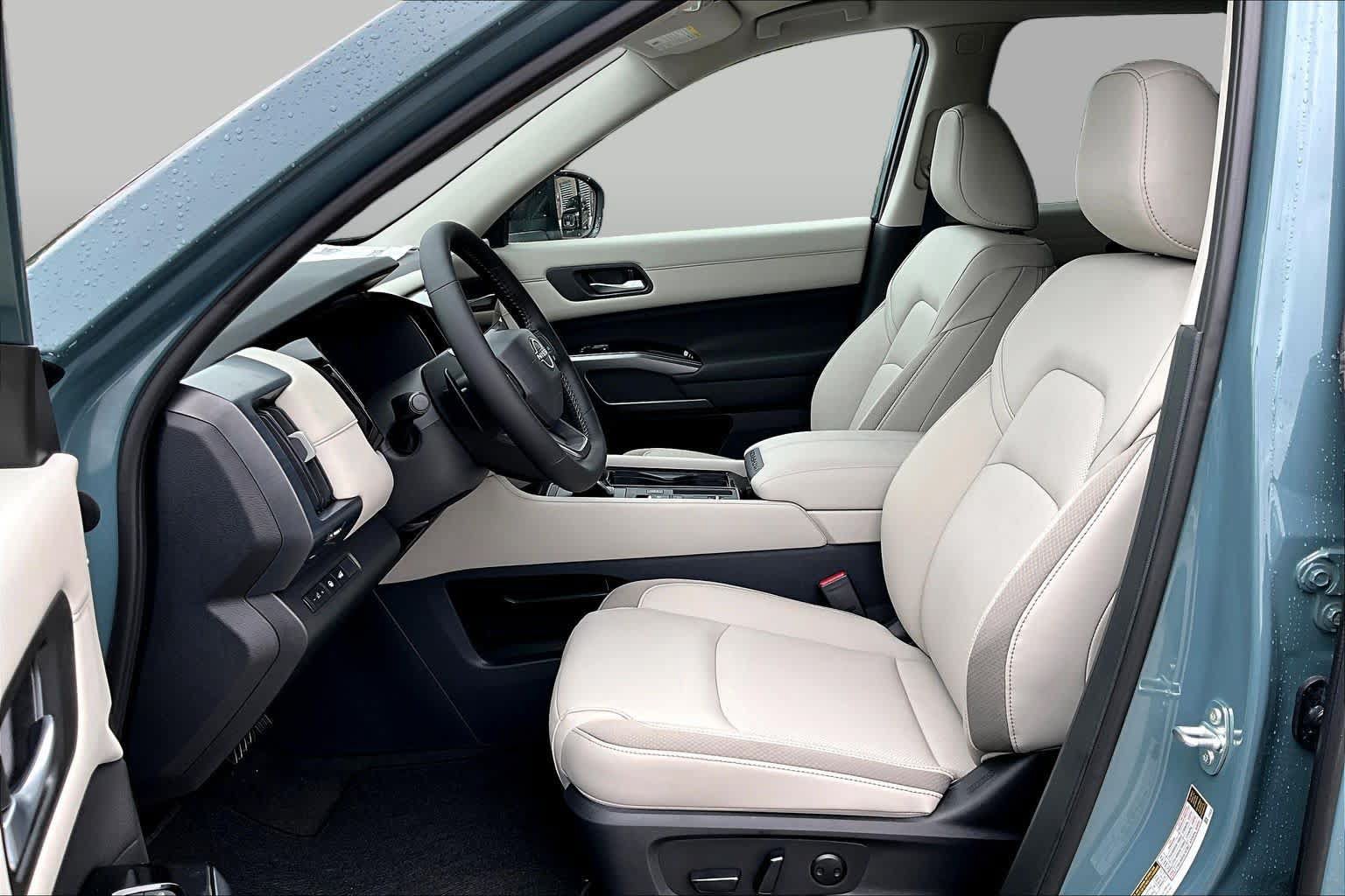 New 2026 Nissan Pathfinder SL FWD image 9