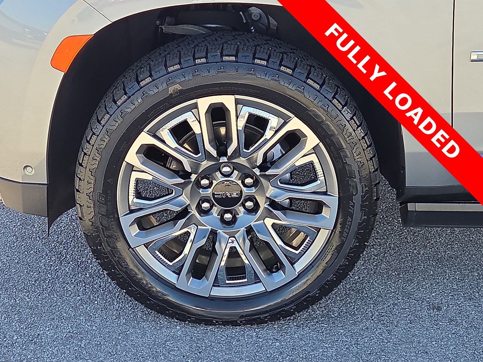 Used 2023 GMC Yukon Denali Ultimate image 7