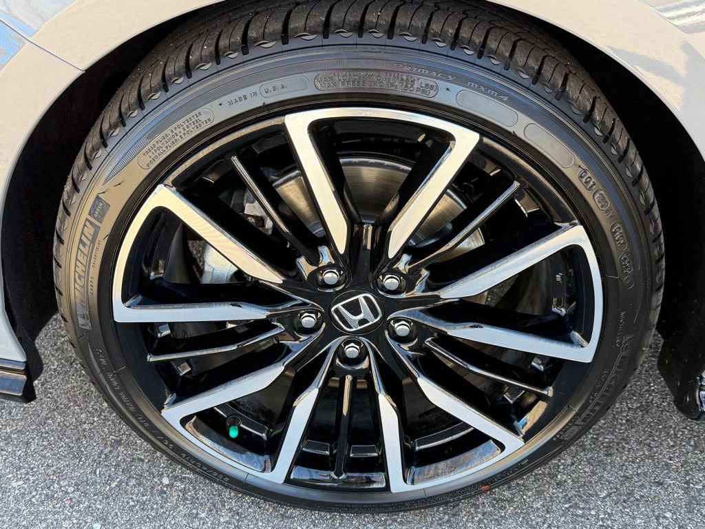 Certified 2025 Honda Accord Touring image 12