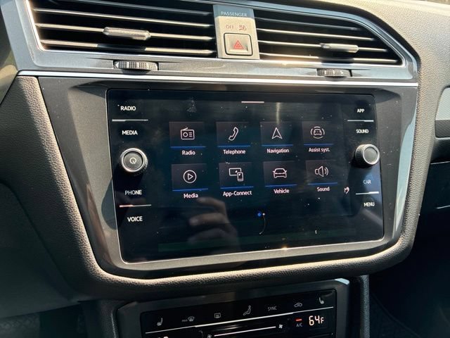 Used 2023 Volkswagen Tiguan SE w/ Panoramic Sunroof Package AWD/4WD image 22