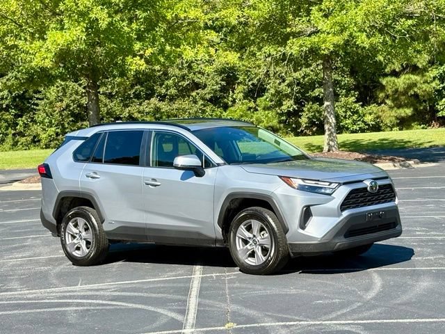 Used 2025 Toyota RAV4 XLE w/ Convenience Package AWD/4WD image 10