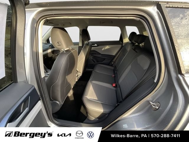 Used 2024 Volkswagen Taos SE w/ Black Wheel Plus Package AWD/4WD image 14