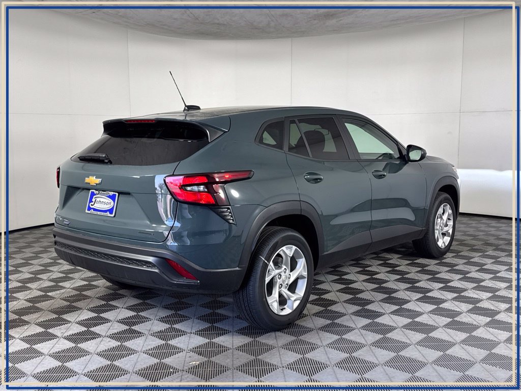New 2026 Chevrolet Trax LS w/ LS Convenience Package FWD image 5
