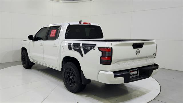 Certified 2024 Nissan Frontier SV w/ Technology Package RWD image 6