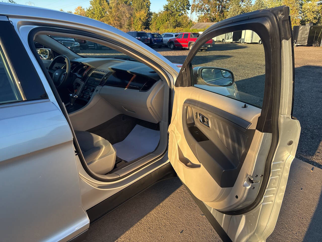 Used 2012 Ford Taurus SEL image 19