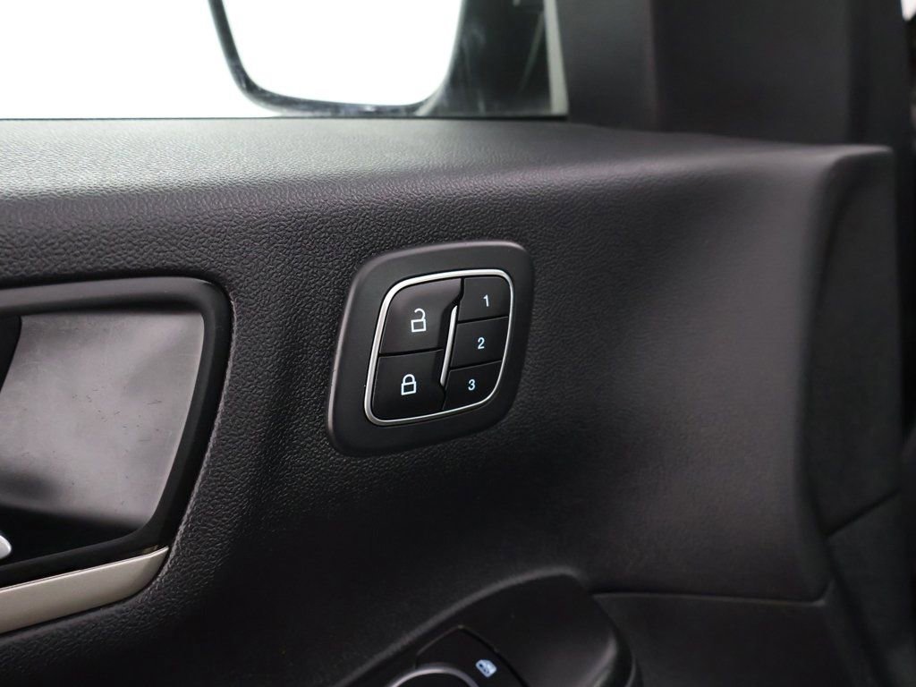 Used 2022 Ford Escape SEL w/ Technology Package image 41