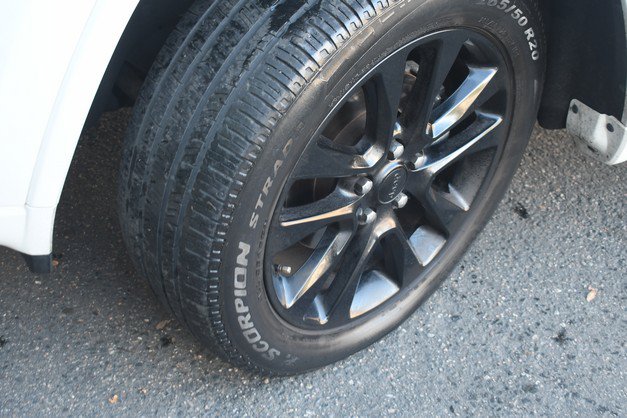 Used 2017 Jeep Grand Cherokee Altitude AWD/4WD image 11