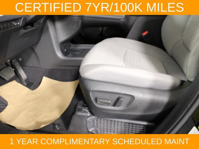 Used 2025 Toyota Sienna LE FWD image 25