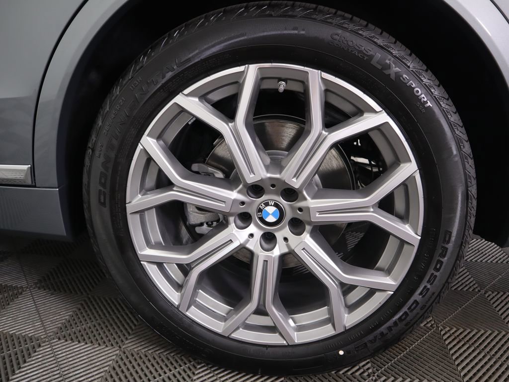 Used 2026 BMW X7 xDrive40i w/ Premium Package image 34