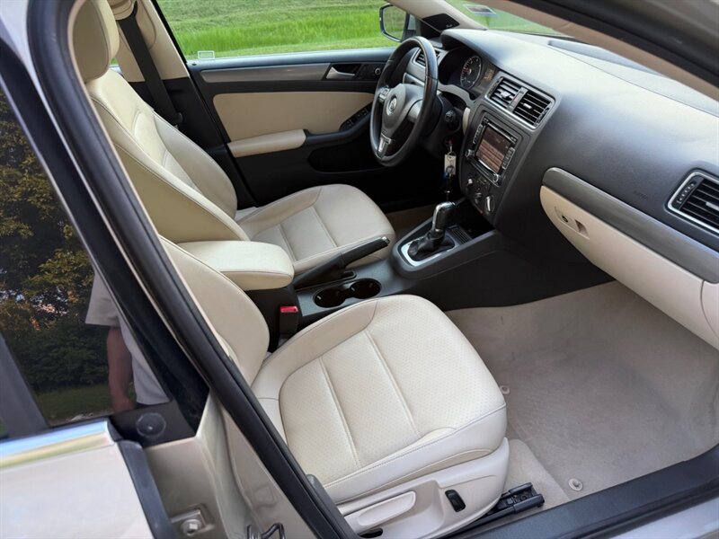 Used 2014 Volkswagen Jetta TDI FWD image 22