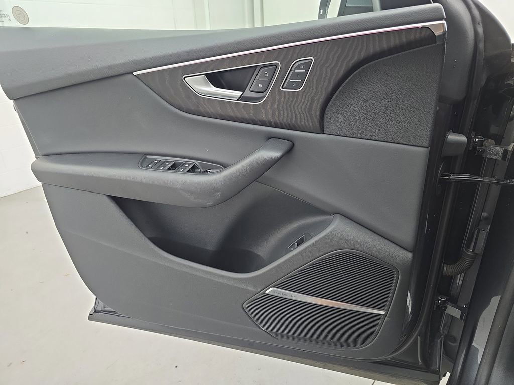 Used 2021 Audi Q8 Premium Plus image 53