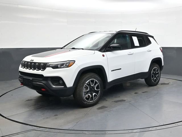 Used 2024 Jeep Compass Trailhawk image 9
