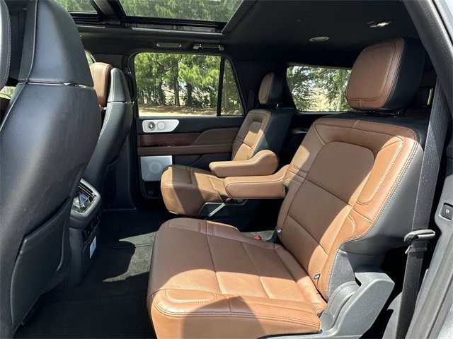 New 2024 Lincoln Navigator L Reserve image 23