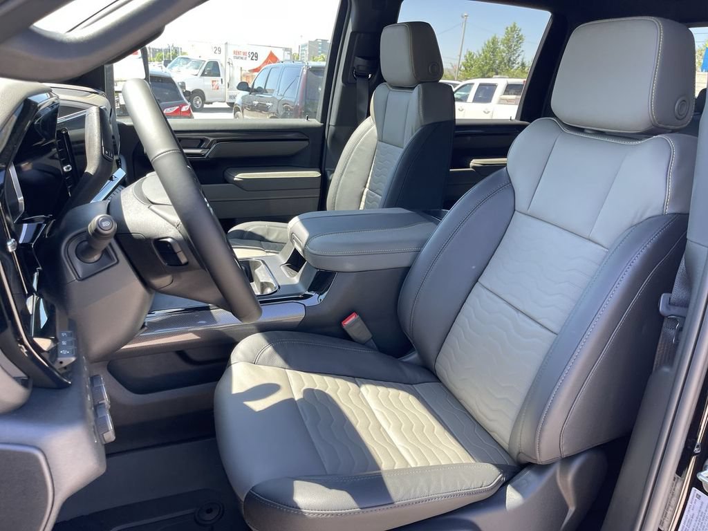 New 2026 Chevrolet Silverado 2500 ZR2 w/ LPO, Dark Essentials Package AWD/4WD image 11