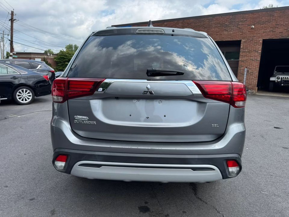 Used 2020 Mitsubishi Outlander SE AWD/4WD image 6