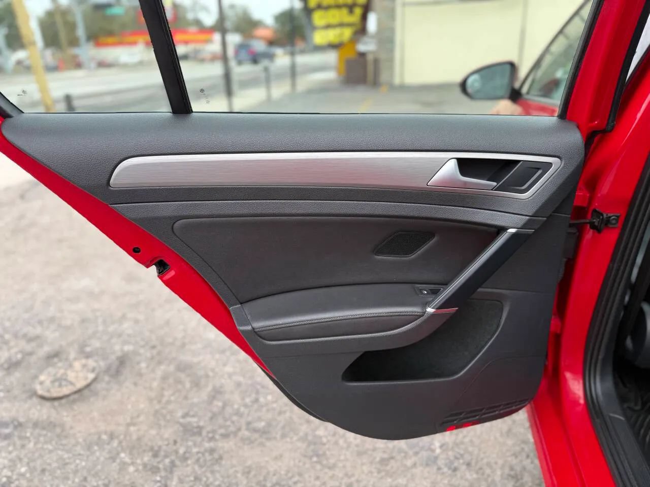 Used 2015 Volkswagen Golf S FWD image 19