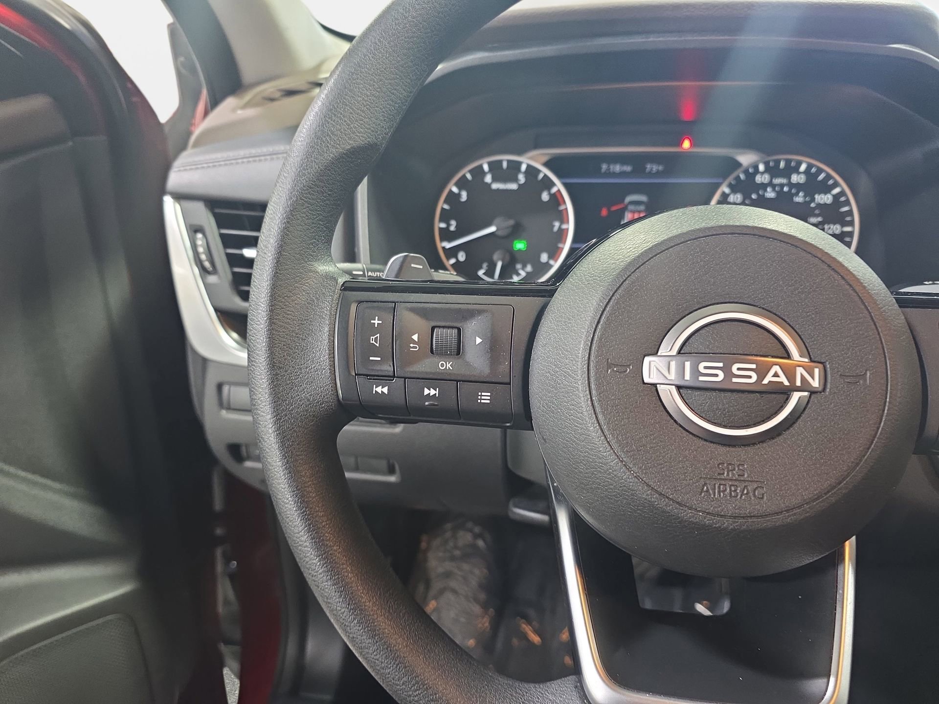 Used 2023 Nissan Rogue SV FWD image 17