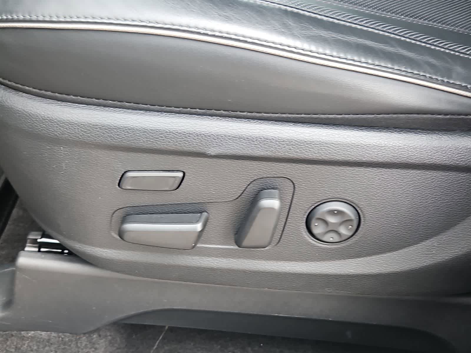 Used 2022 Hyundai Palisade Calligraphy w/ Winter Package image 18