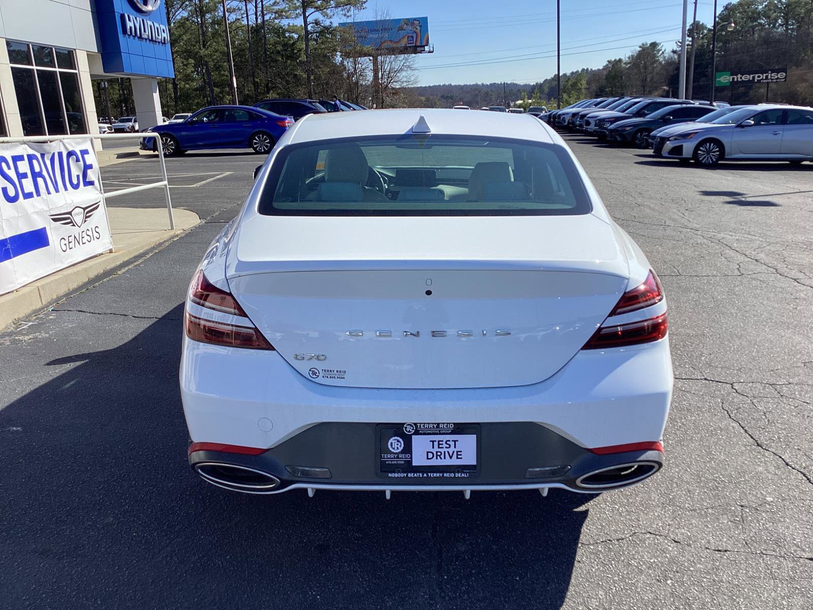 Used 2025 Genesis G70 2.5T image 6