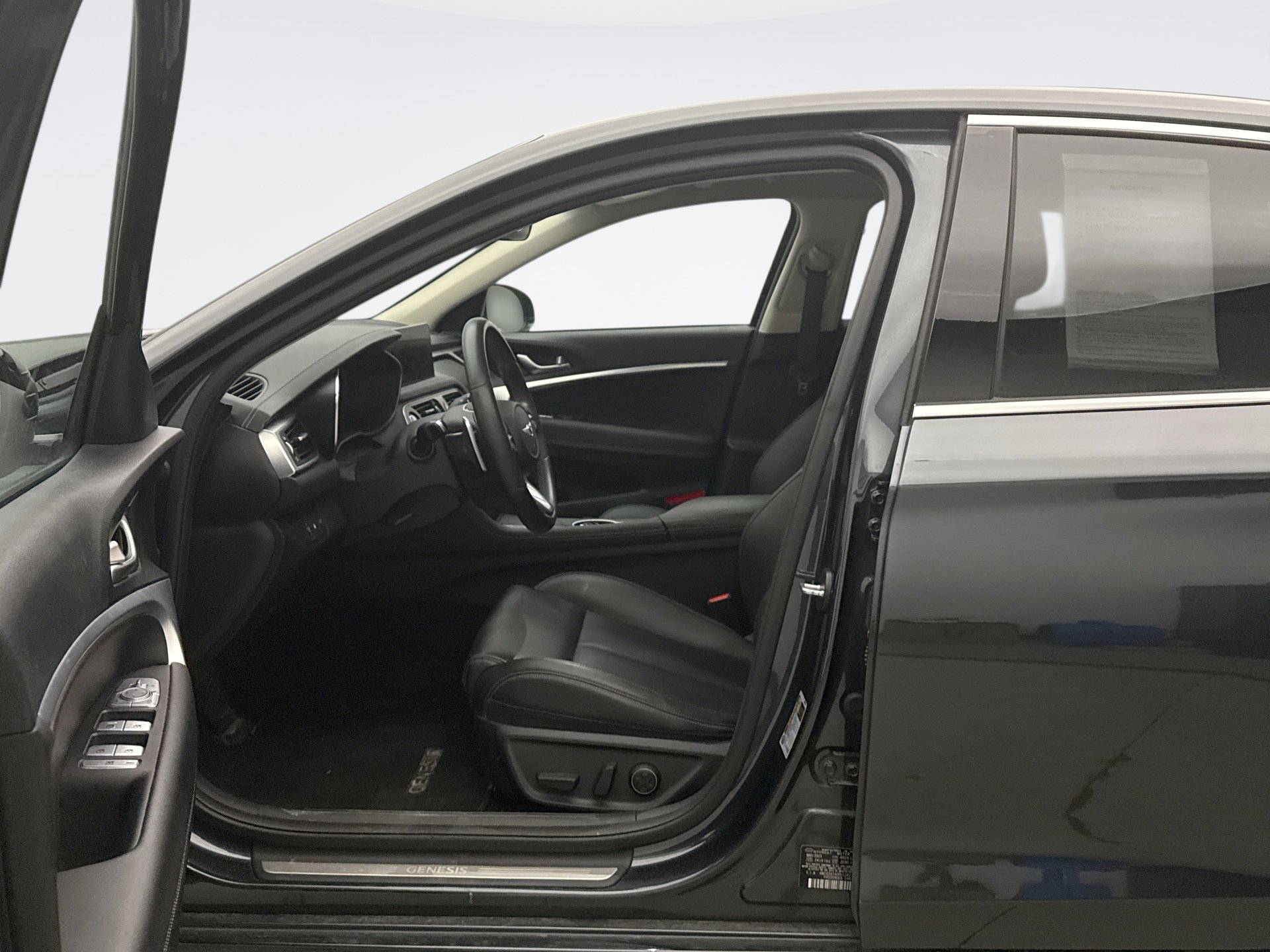 Used 2023 Genesis G70 2.0T image 8