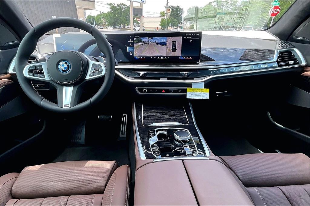 New 2026 BMW X5 xDrive50e w/ M Sport Package AWD/4WD image 4