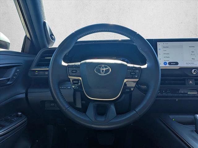 Used 2023 Toyota Crown Limited image 12