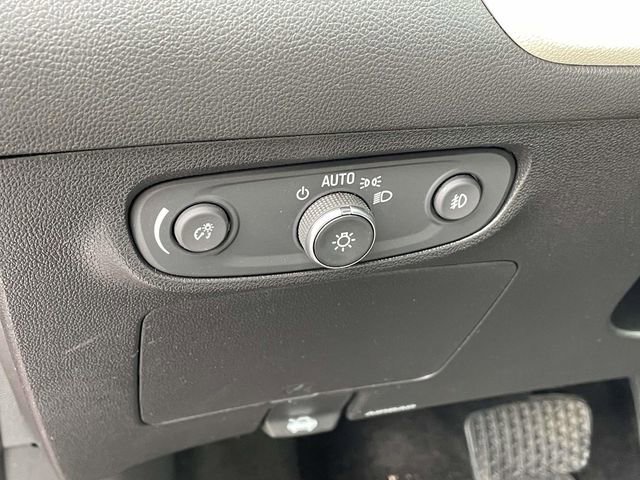 Used 2020 Buick Encore GX Select image 17