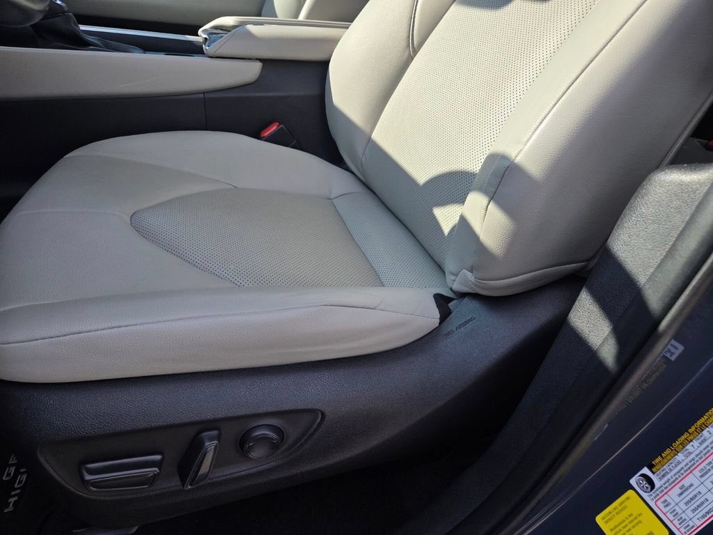 Used 2024 Toyota Grand Highlander FWD image 10