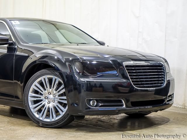 Used 2013 Chrysler 300 S RWD image 4