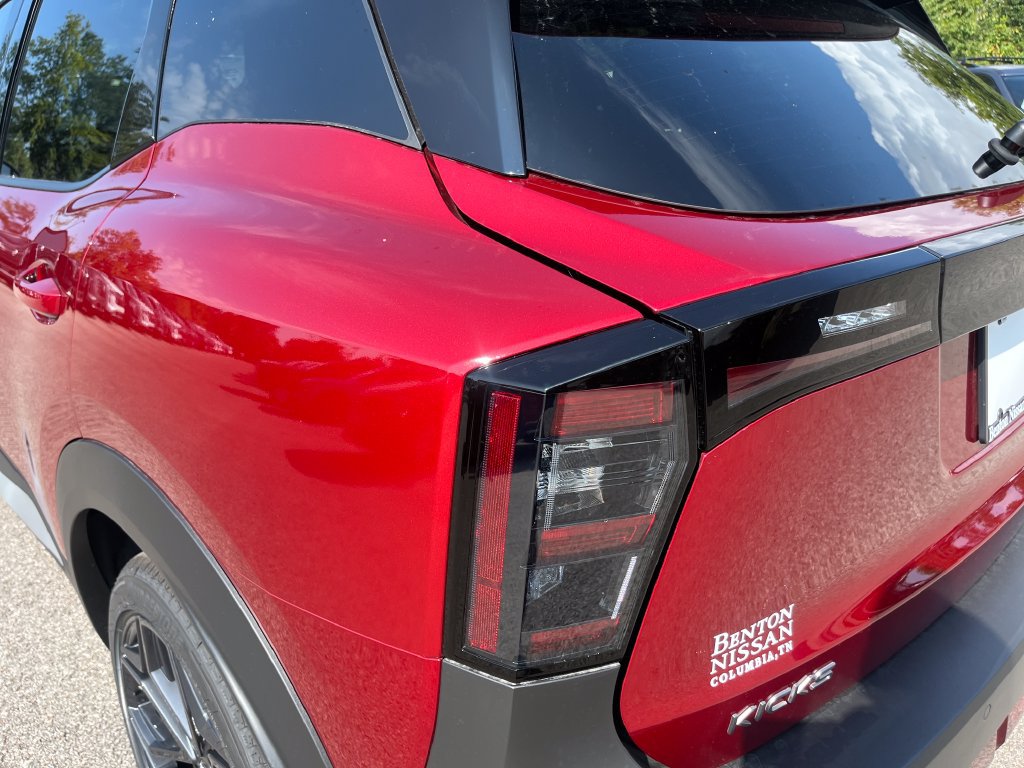 New 2027 Nissan Kicks SR w/ SR Premium Package FWD image 41