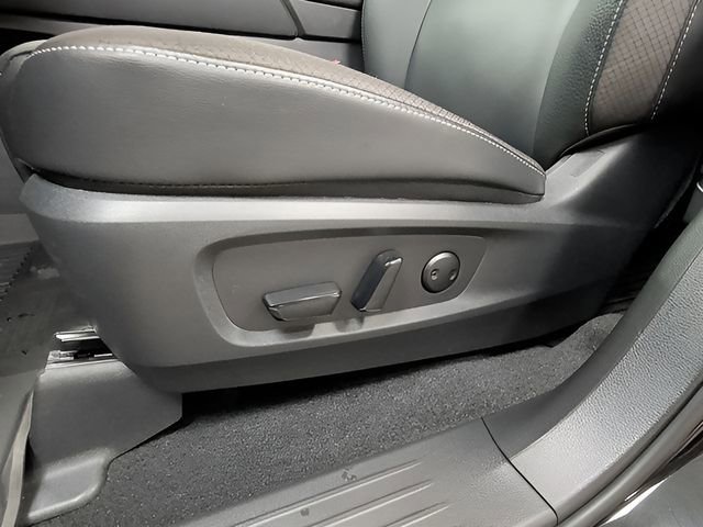 Used 2025 Nissan Pathfinder SL w/ Lighting Package (N92) AWD/4WD image 31